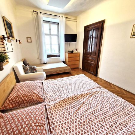 Varkeruelet Apartman Шопрон Екстериор снимка