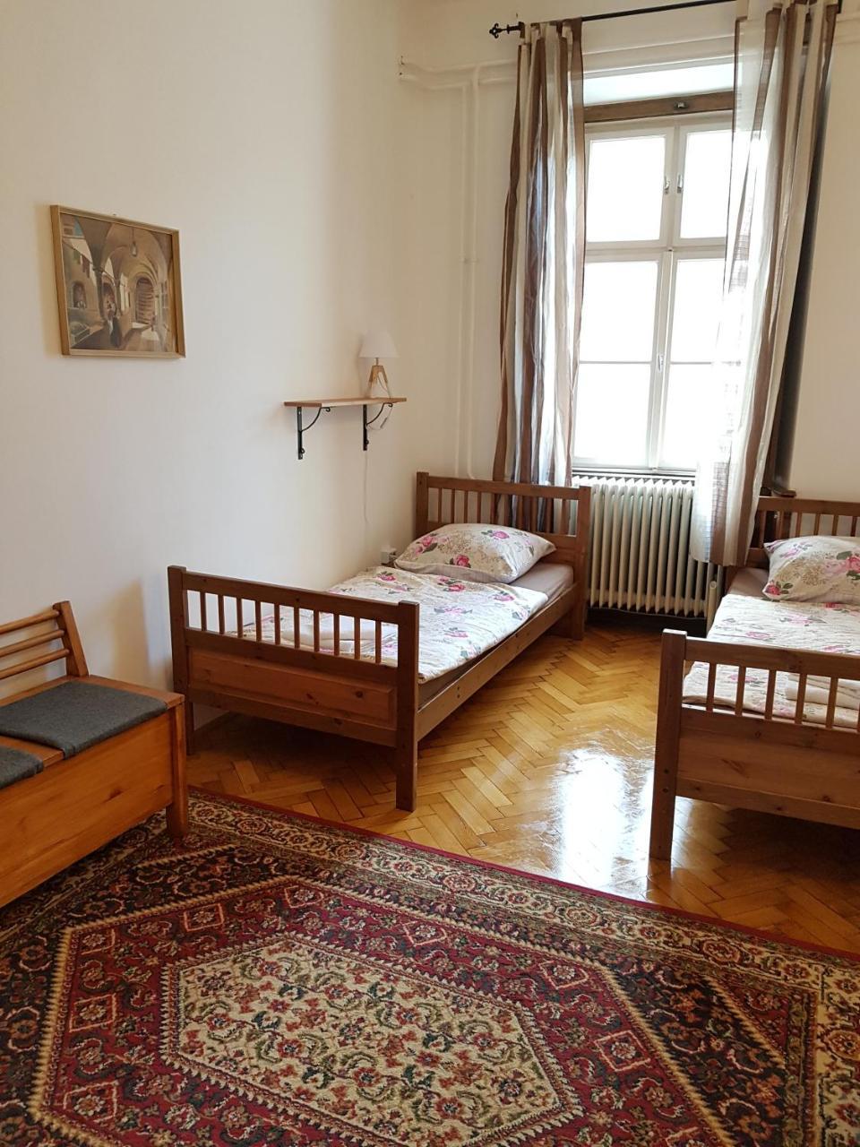 Varkeruelet Apartman Шопрон Екстериор снимка