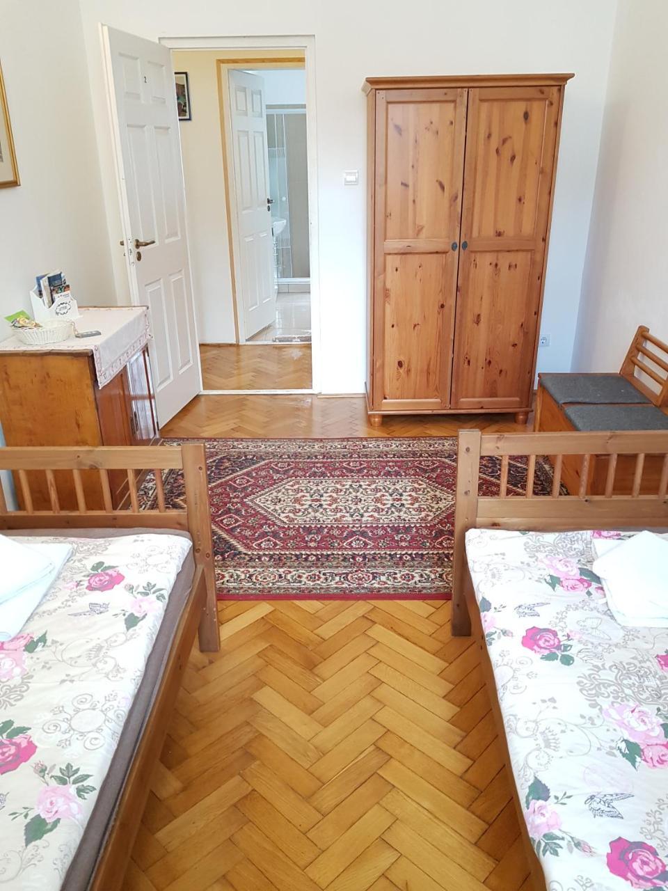 Varkeruelet Apartman Шопрон Екстериор снимка