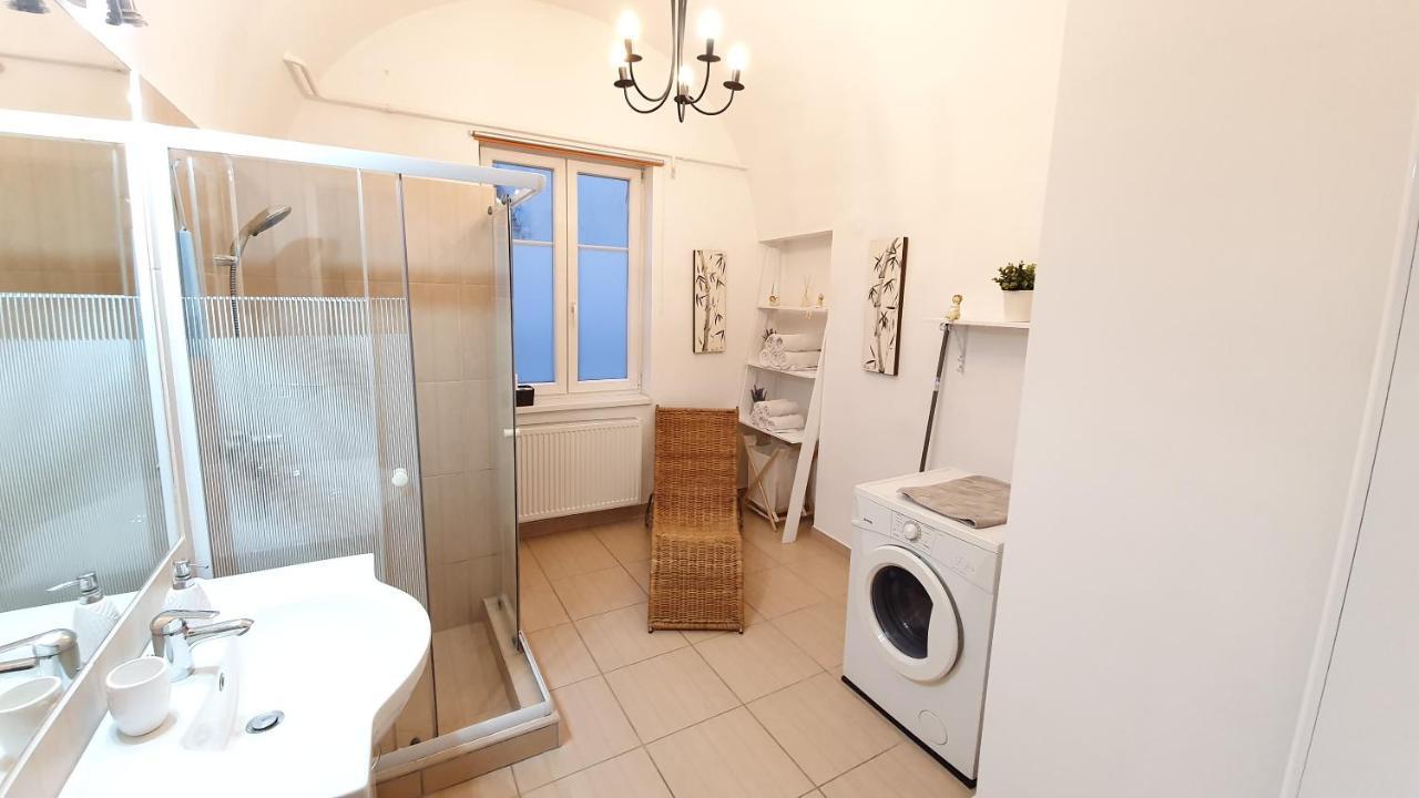 Varkeruelet Apartman Шопрон Екстериор снимка